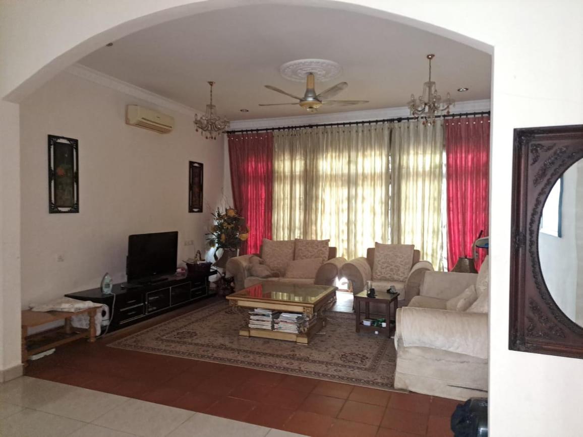 Villa Shamir Sepang Exterior photo